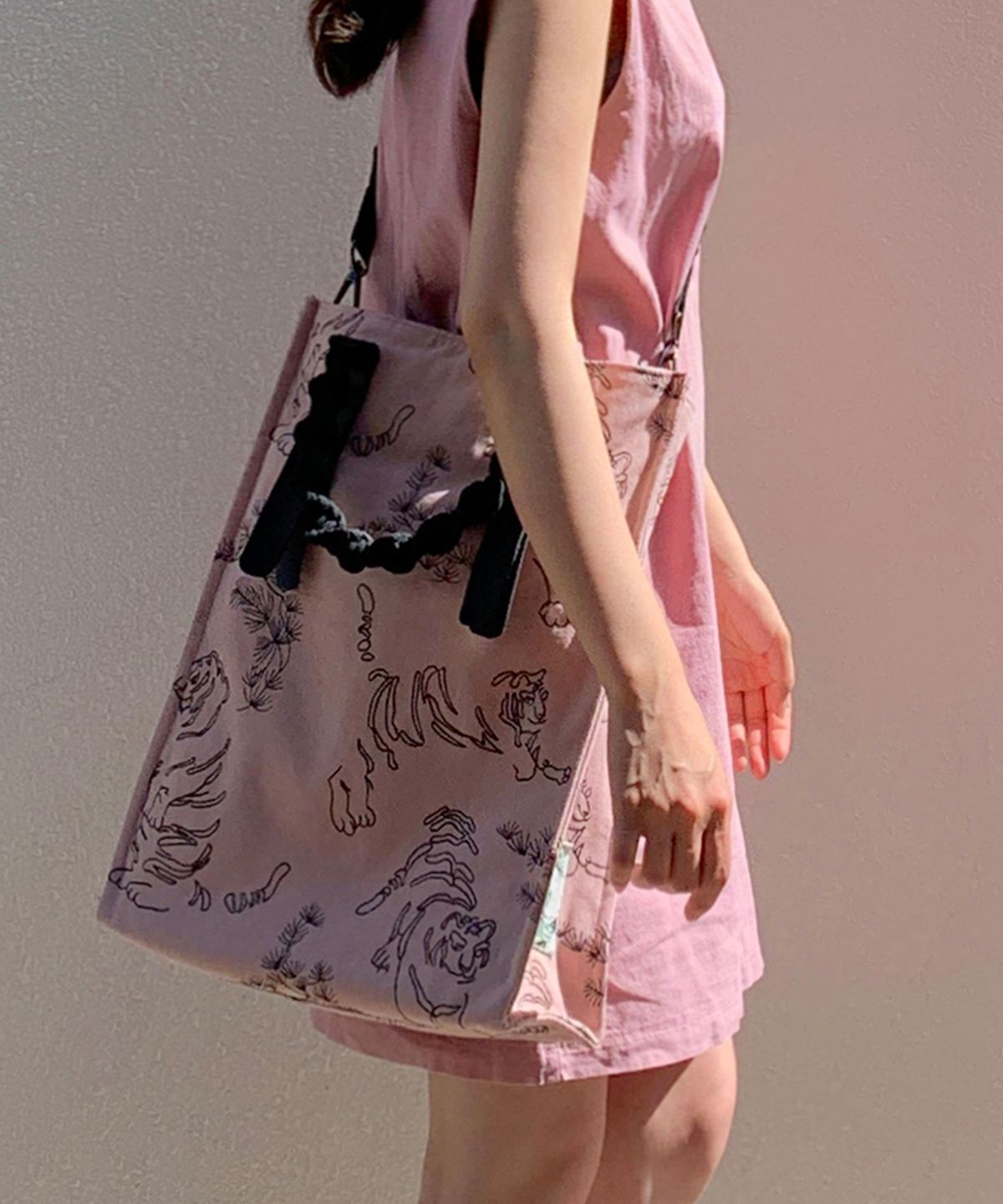 이감각(LEEGAMGAK) 호담백(Tiger Knot Bag) - Pink