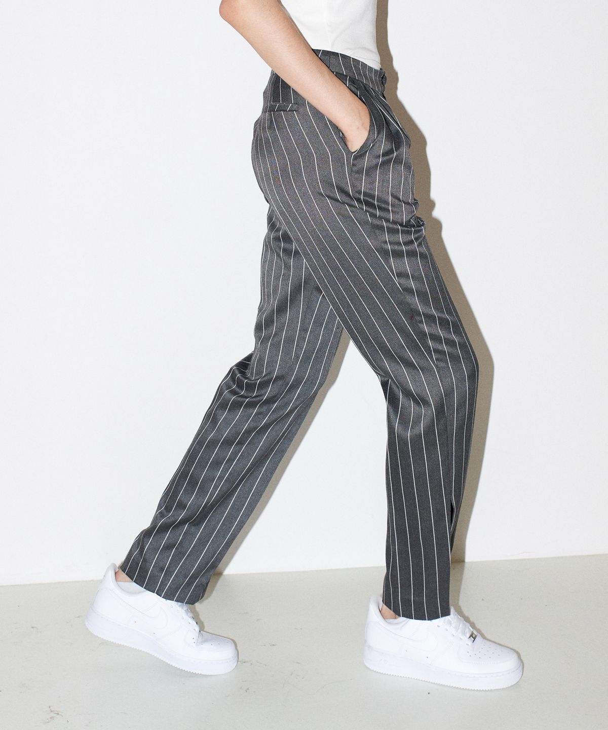 채뉴욕(CHAENEWYORK) Not a Cliche tailored trouser [Stripe Grey]