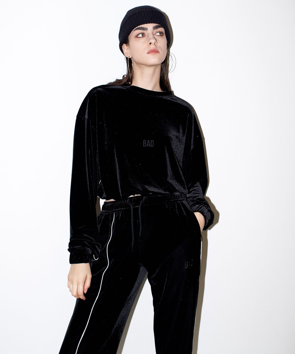 채뉴욕(CHAENEWYORK) Bad Velvet Sweatshirts [Black]