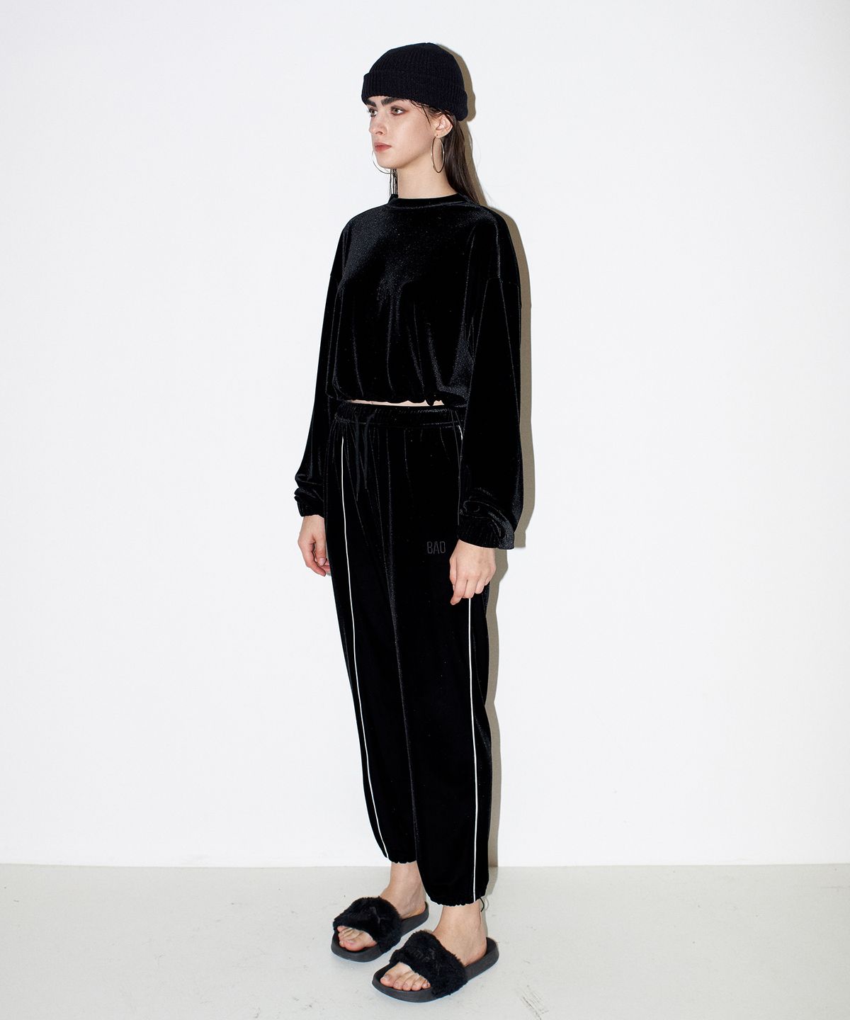 채뉴욕(CHAENEWYORK) Bad Velvet jogger pants [Black]