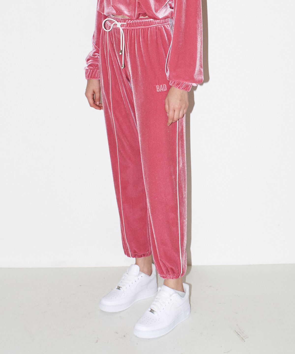 채뉴욕(CHAENEWYORK) Bad Velvet jogger pants [Pink]