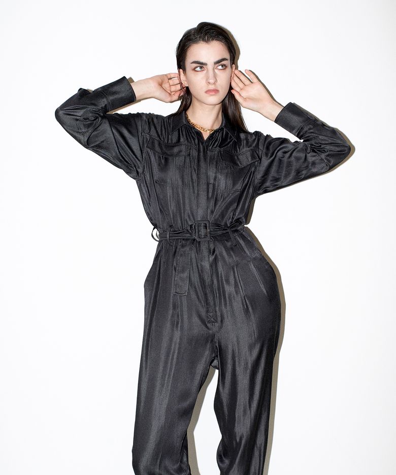 Silky silky Jumpsuit [Black]