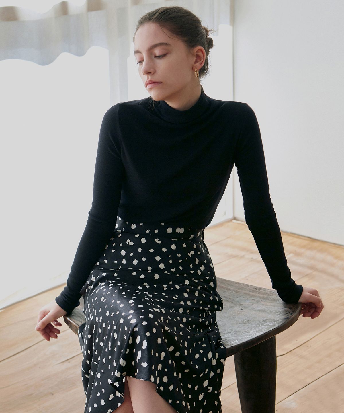 닉앤니콜(NICK&NICOLE) [ESSENTIAL] High Neck Slim Top_Black