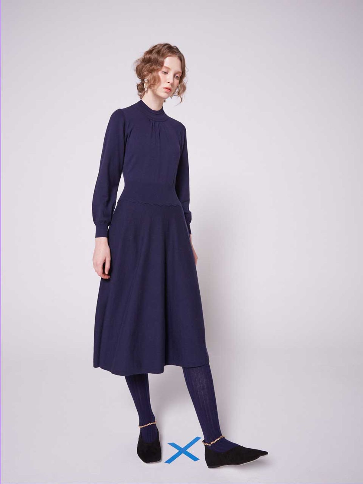 아이홀릭 캐시미어(AYIHOLIC CASHMERE) 반달플렙 니트 드레스