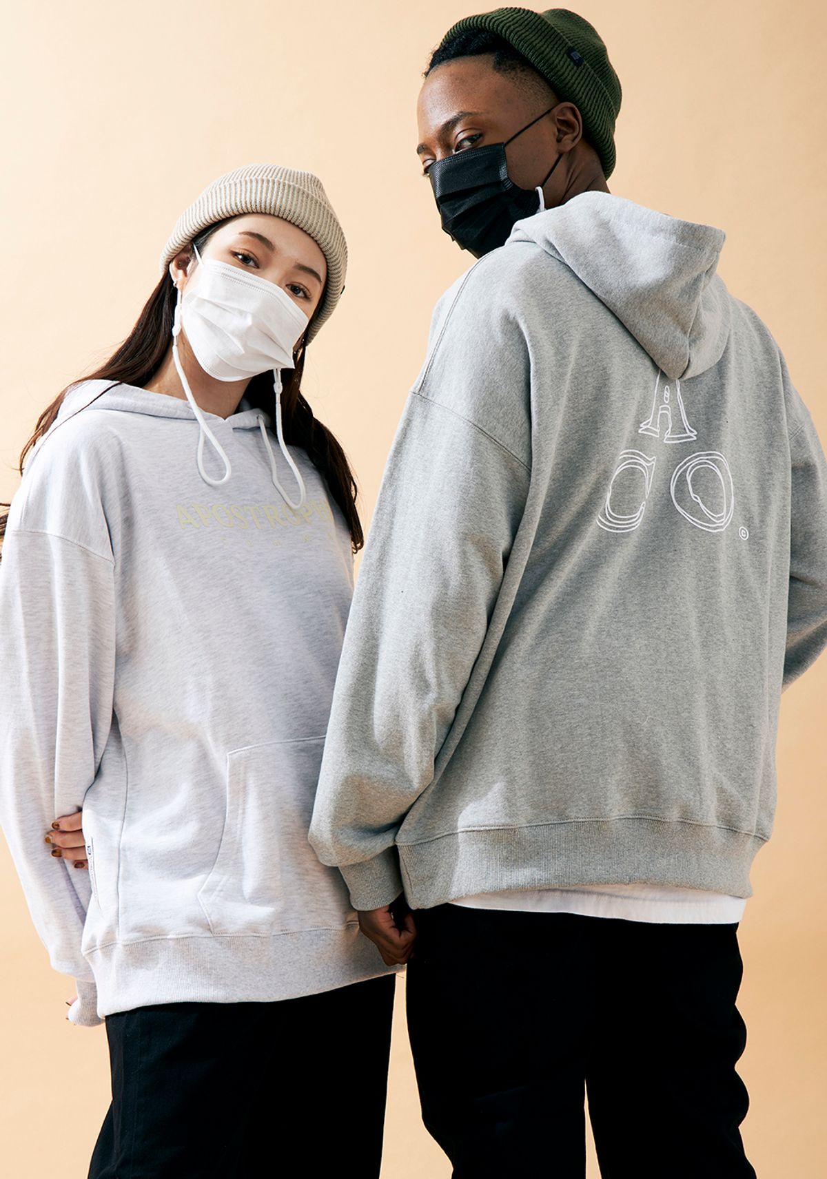 어퍼스트로피 콤마(APOSTROPHE COMMA) ACOMMA MASK HANGER HOODIE (Gray/White)