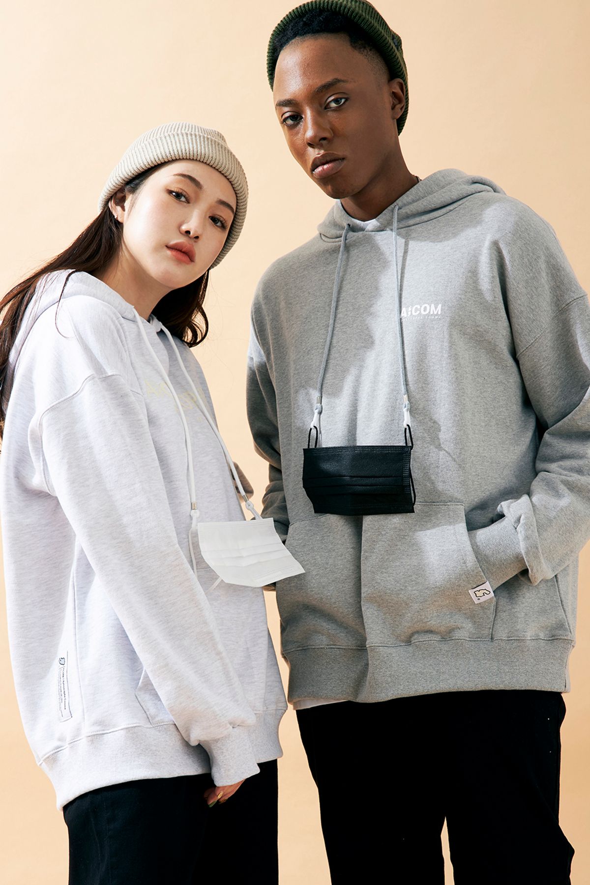 어퍼스트로피 콤마(APOSTROPHE COMMA) ACOMMA MASK HANGER HOODIE (Oatmeal/Ivory)