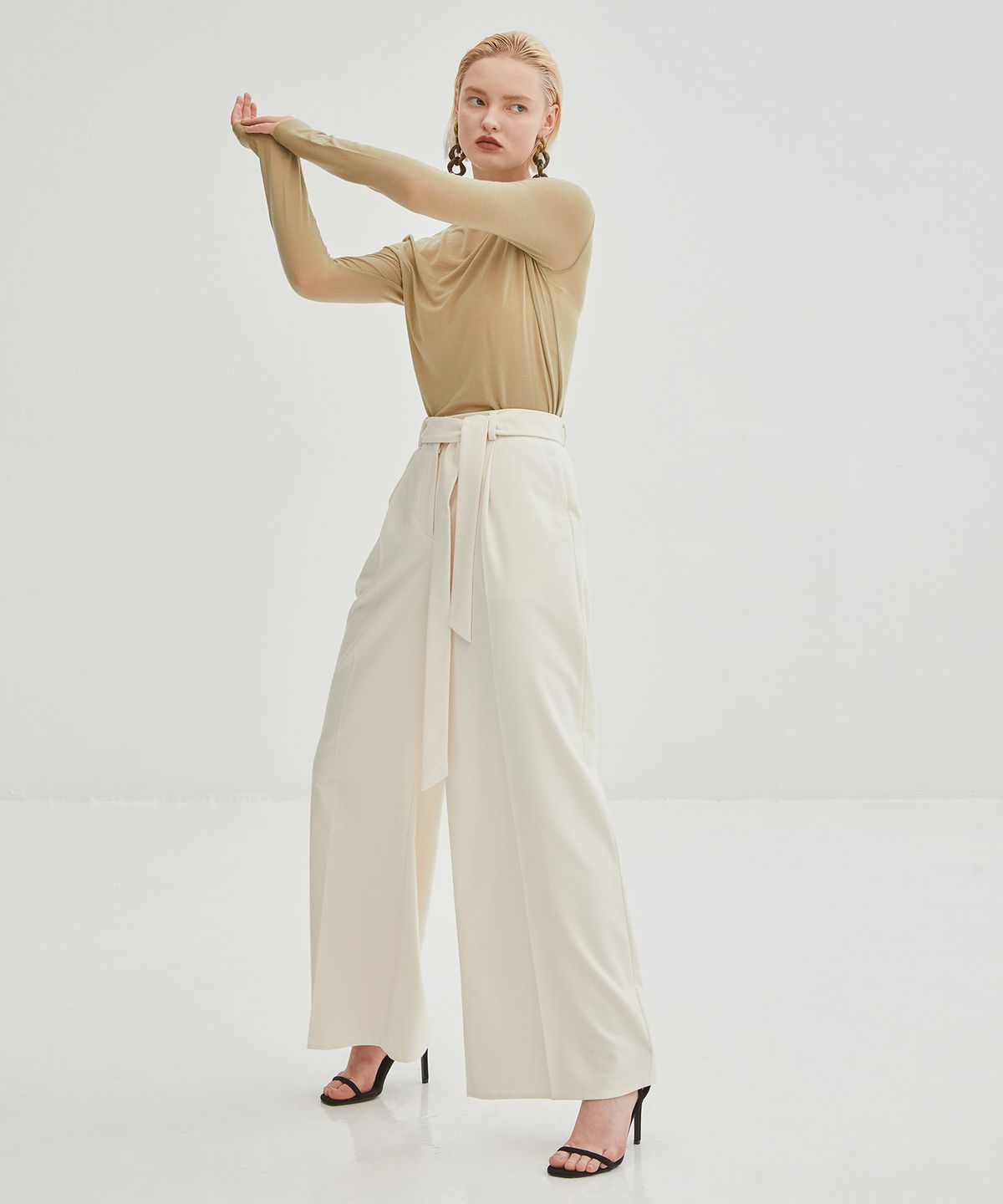 온느(ONNE) Classic Wide Wool Pants - Ivory