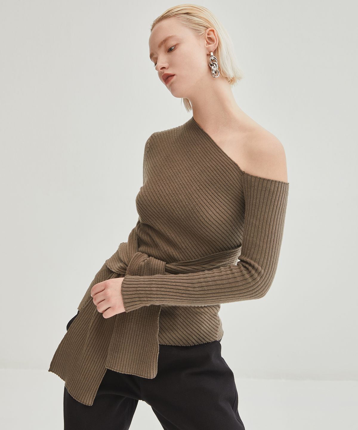 온느(ONNE) Tied Waist One Shoulder Top - Khaki Brown