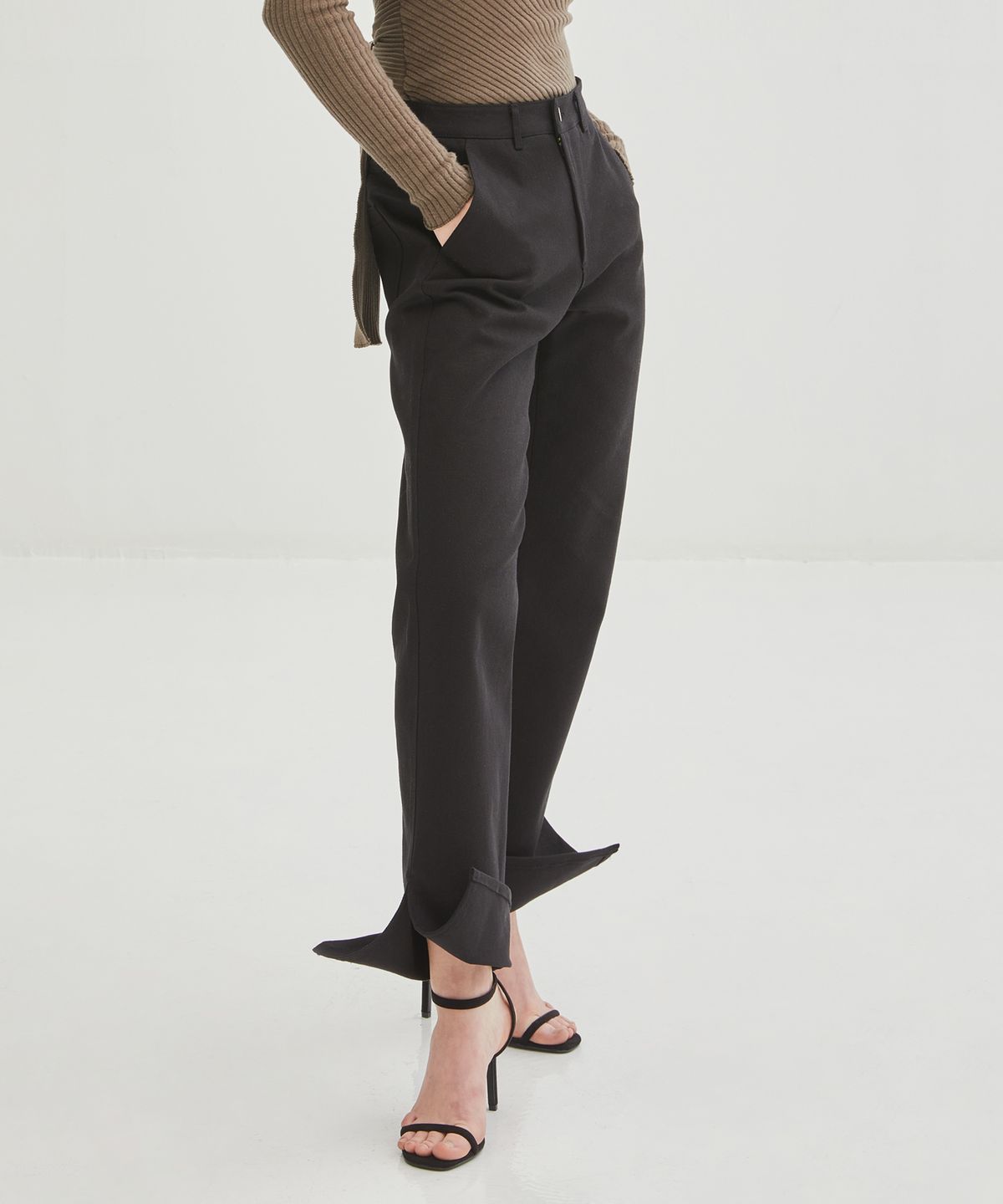 온느(ONNE) Stitched Straight BH Cotton Pants - Black