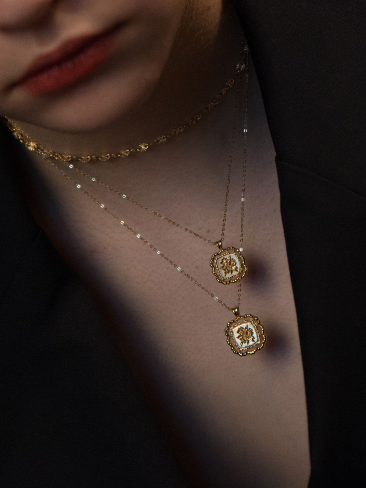 피오레(FIORE) violet lace frame necklace