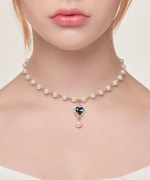 SAPPHIRE HEART NECKLACE
