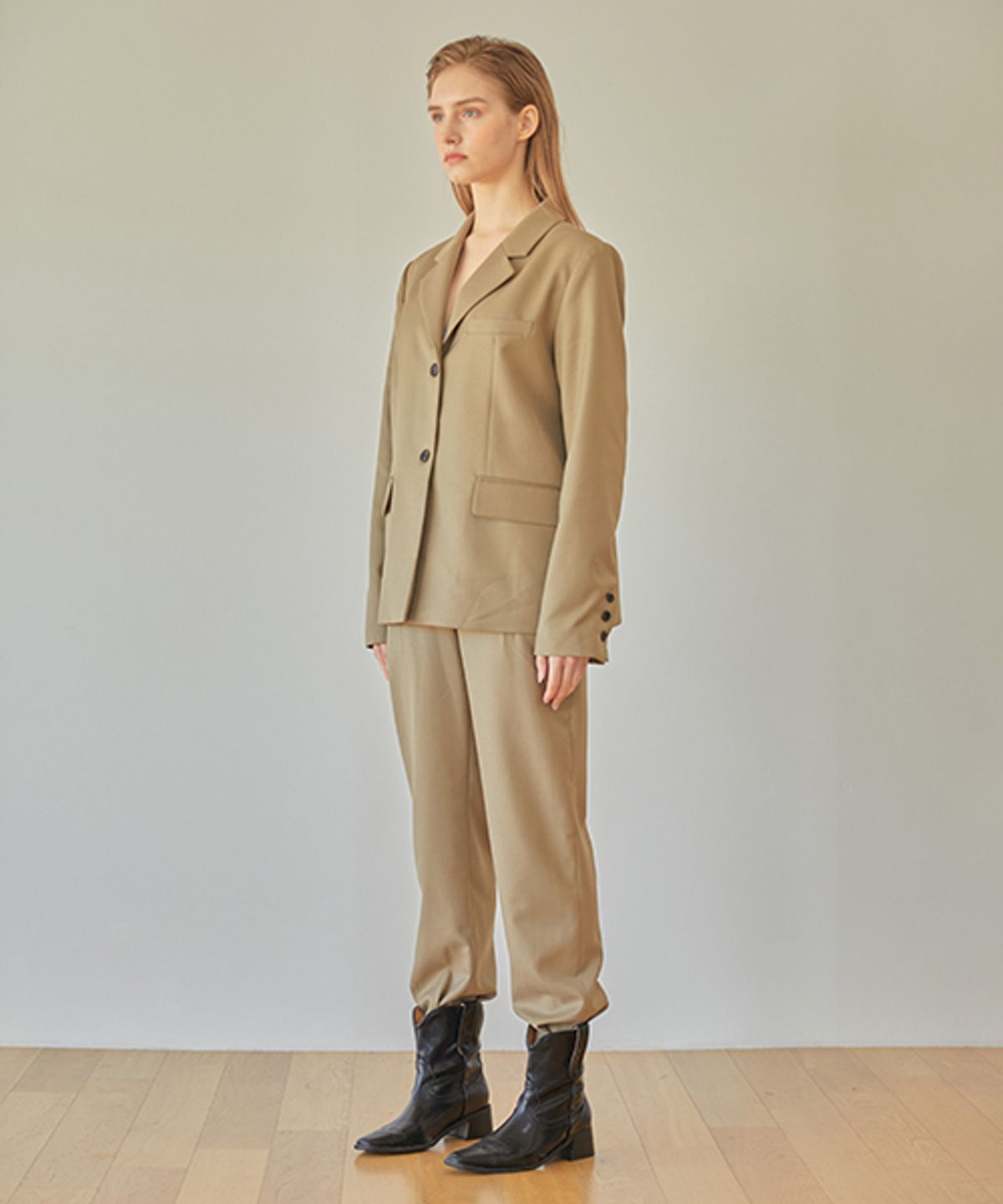 숄더패드(SHOULDER PAD) 20FW SIDE SLIT SEMI SLACKS BEIGE
