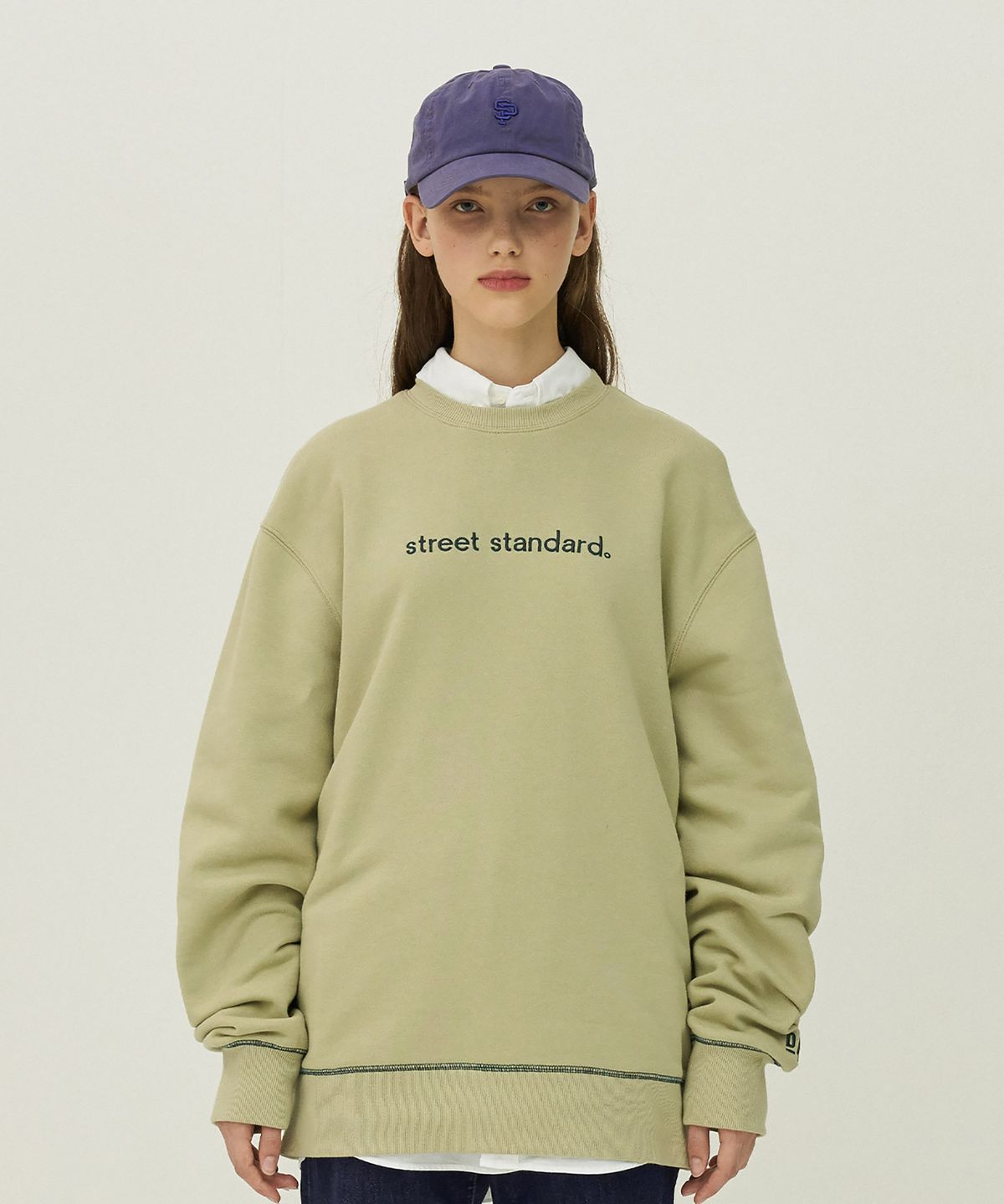 스트리트 스탠다드(STREET STANDARD) S-LOGO EMBO SWEATSHIRT