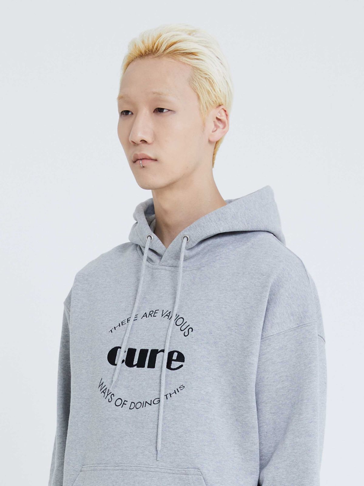 201브리드(201BREED) Cure Logo Hoodie(Grey)