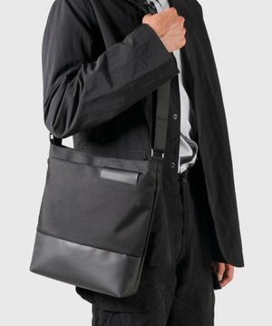 해리엇 숄더 크로스백