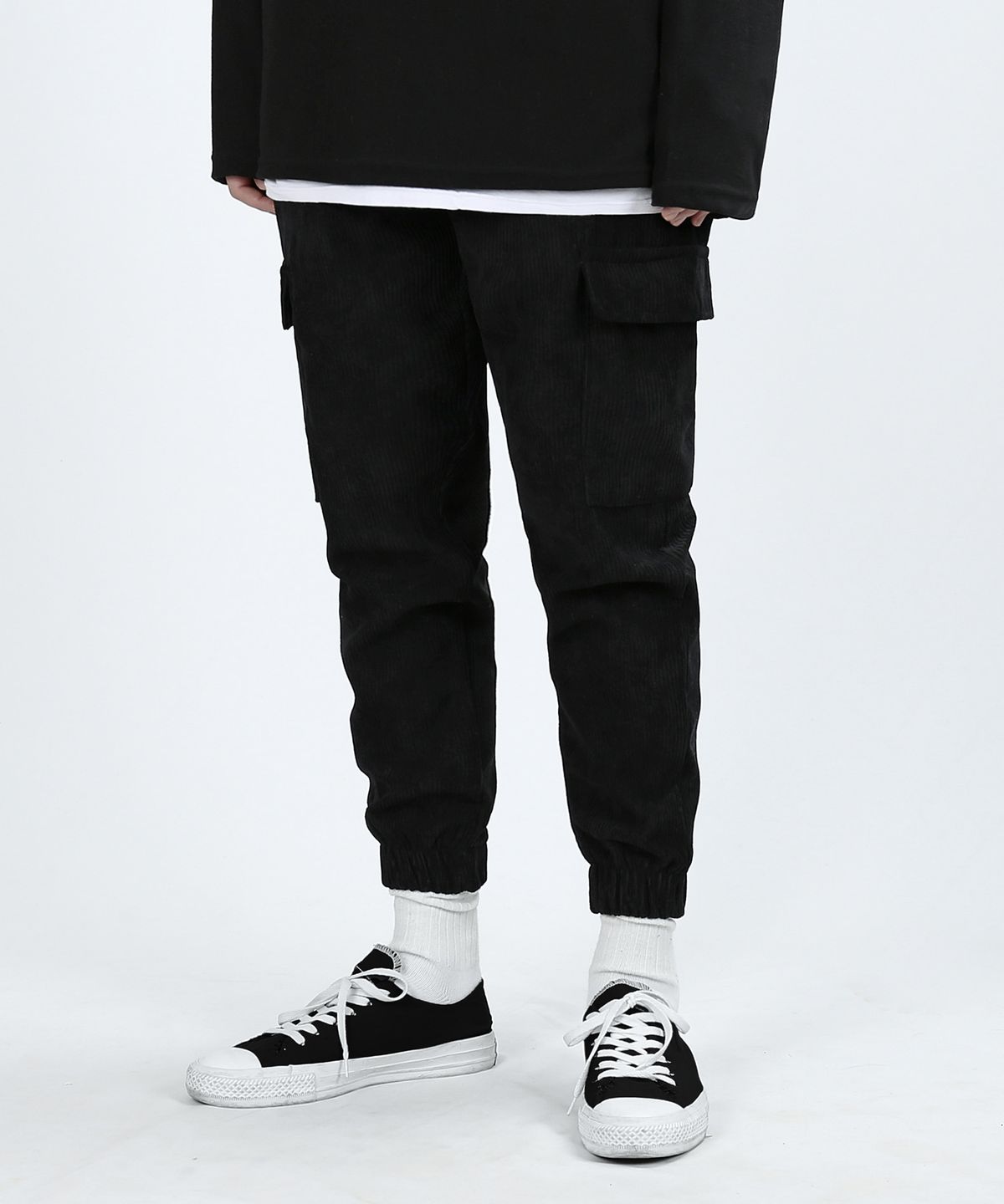 베리베인(VERYVAIN) CORDUROY JOGGER PANTS (BLACK)