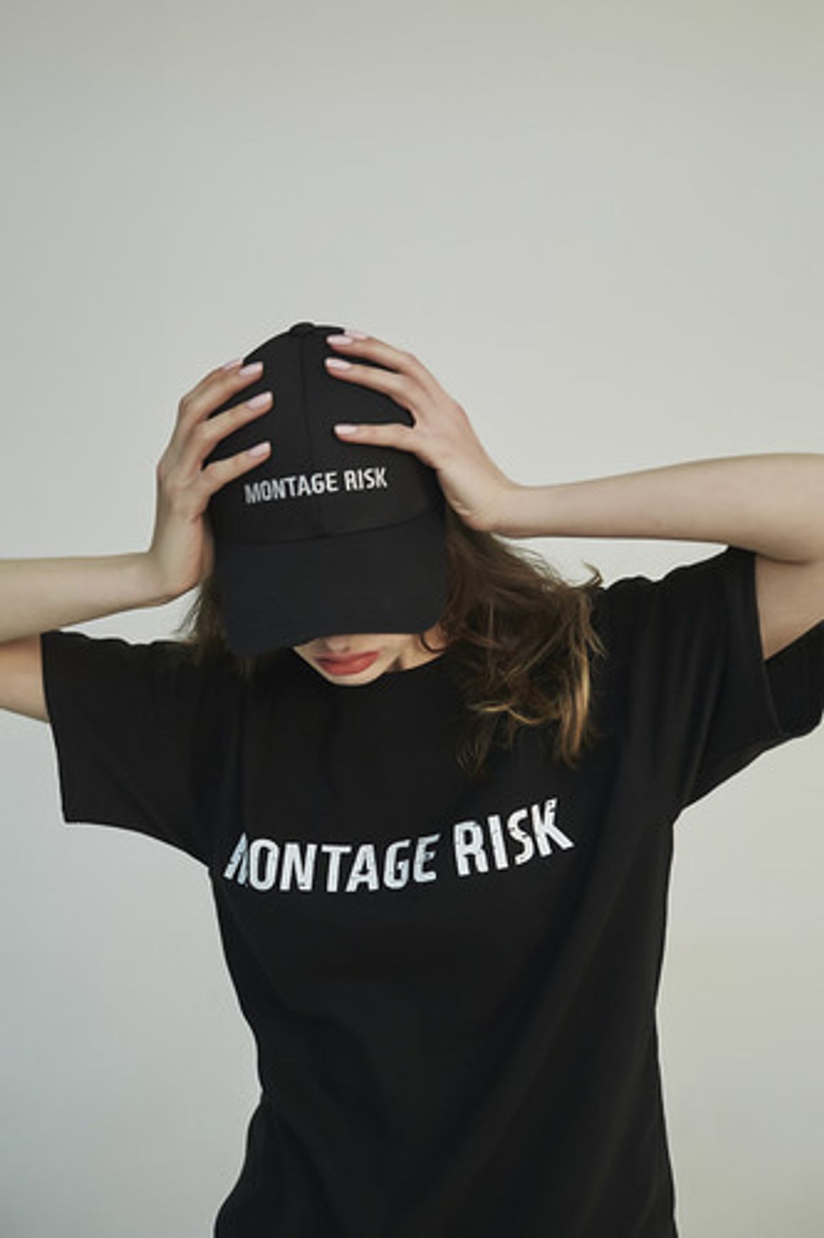몽타주리스크(MONTAGERISK) Black Lettering Ballcap
