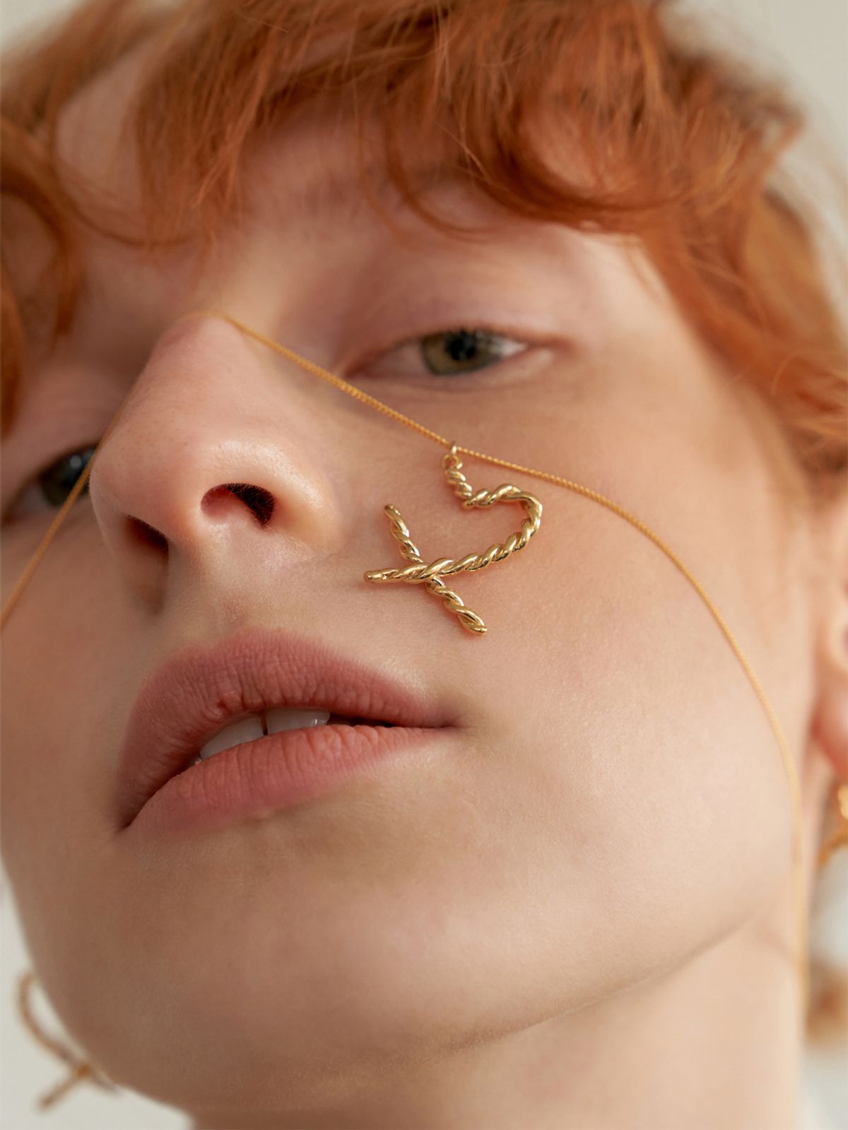 리엔느와르(leeENoir) Pretzel Heart Necklace (2color)