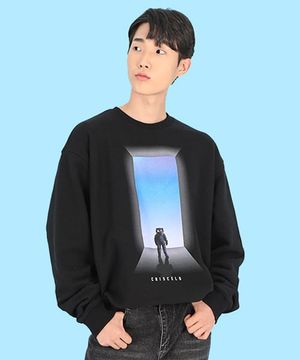 (공용) 우주인 맨투맨 - (BLACK 헤비쭈리 오버핏)