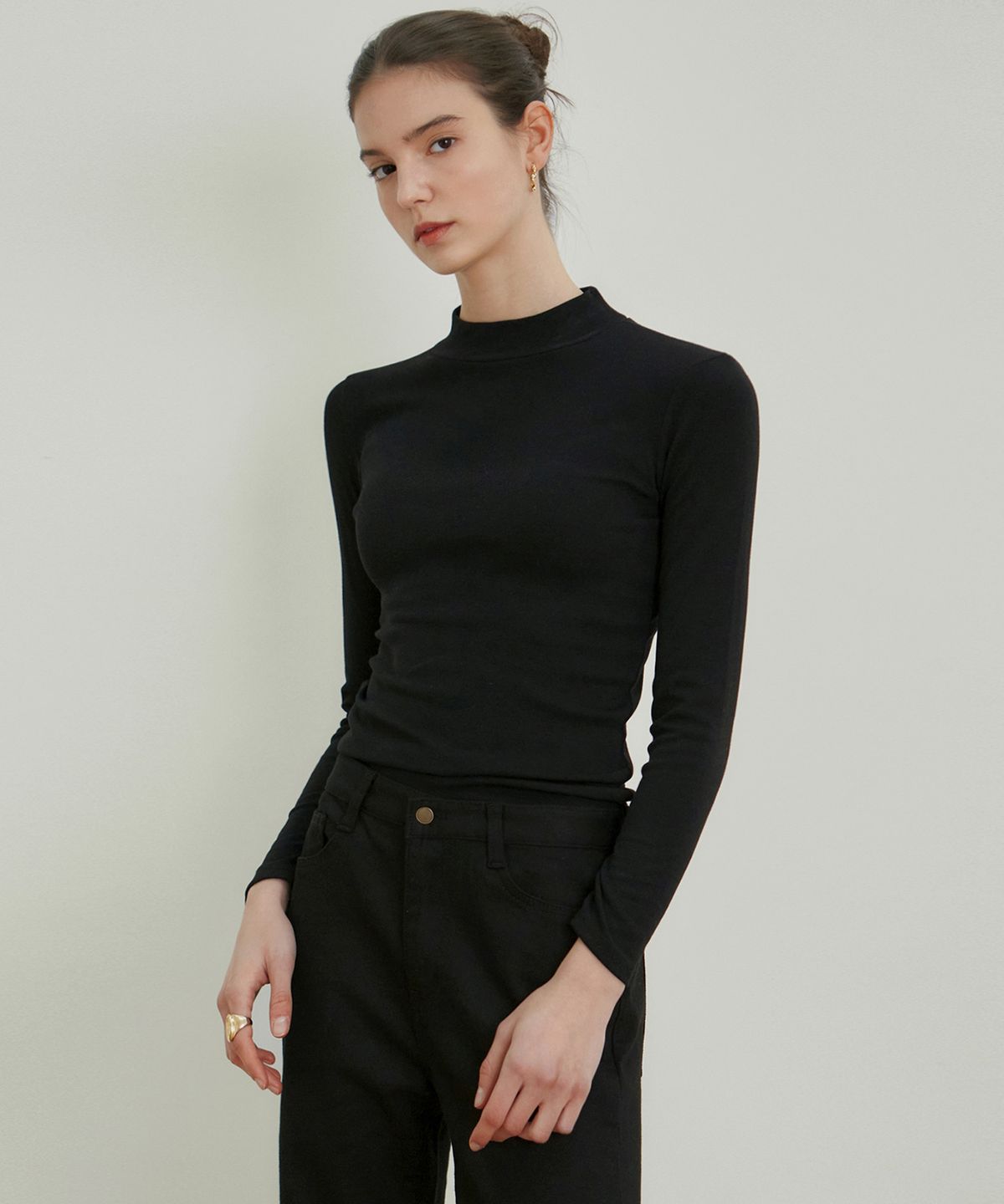 닉앤니콜(NICK&NICOLE) [ESSENTIAL] HALF TURTLENECK SLIM TOP_BLACK