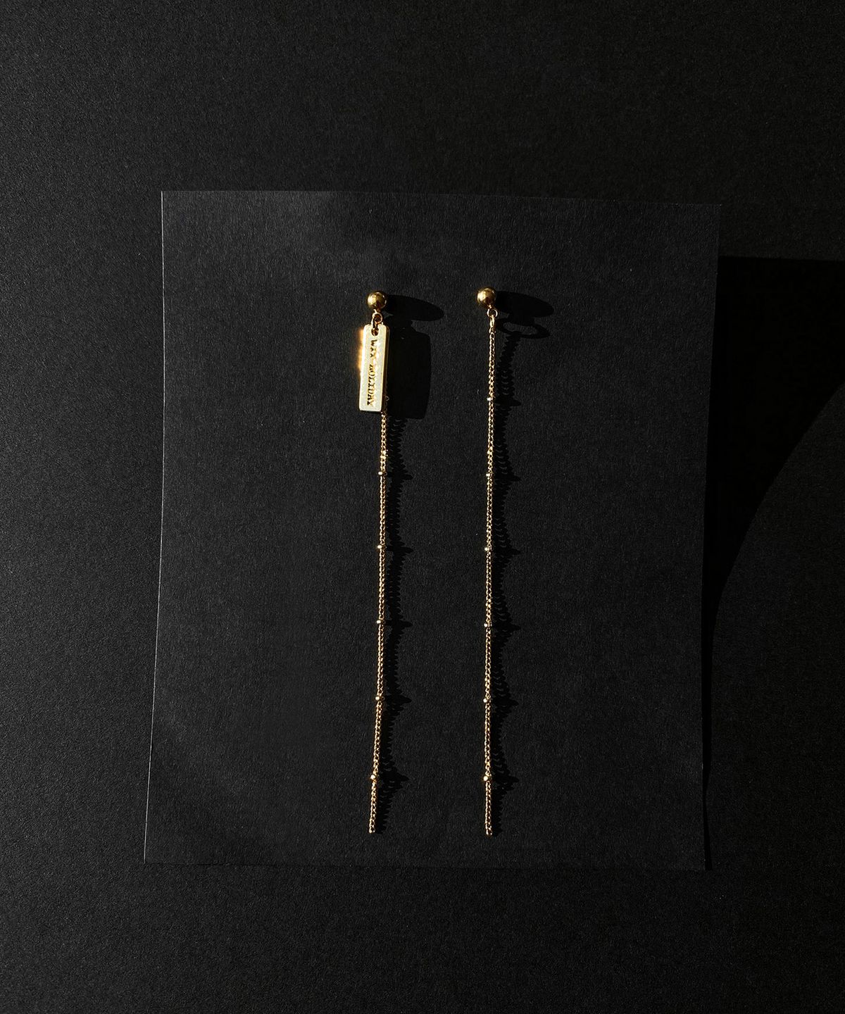 위트홀리데이(WIT-HOLIDAY) Holiday line earring