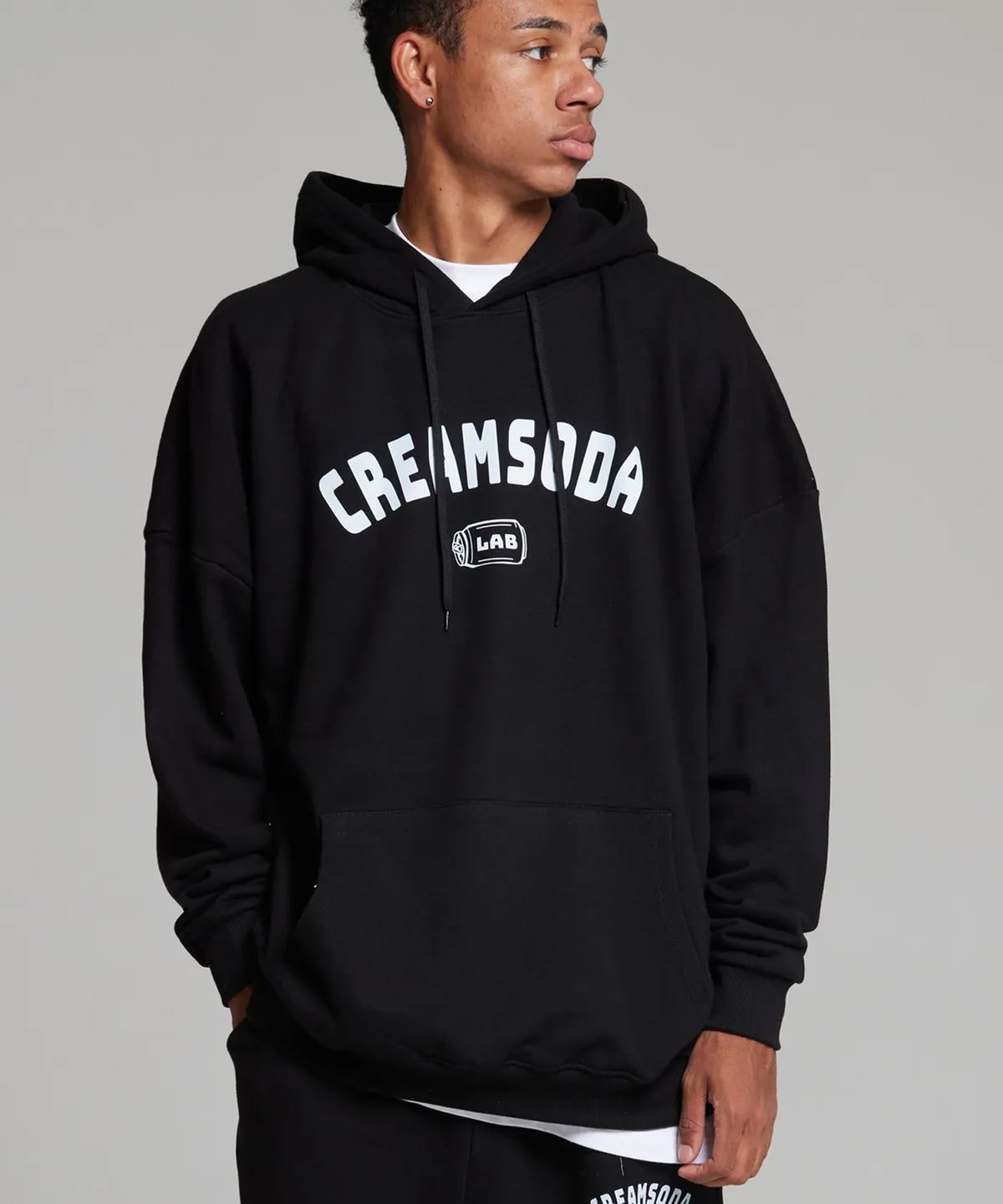 크림소다랩(CREAM SODA LAB) 오지 아크로고 후드 블랙