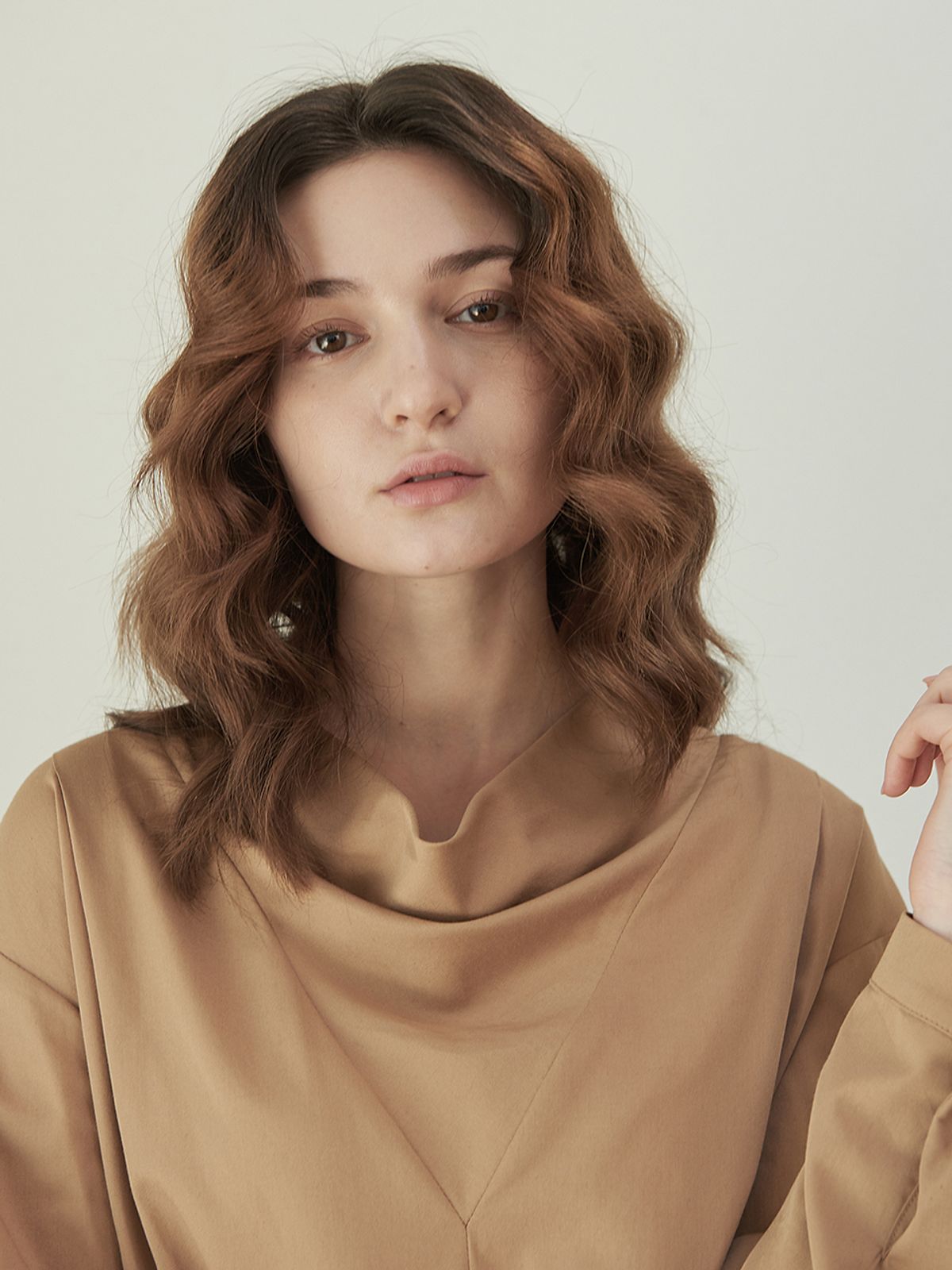 라비올렛트(LA VIOLETTE) Drape Neck Blouse