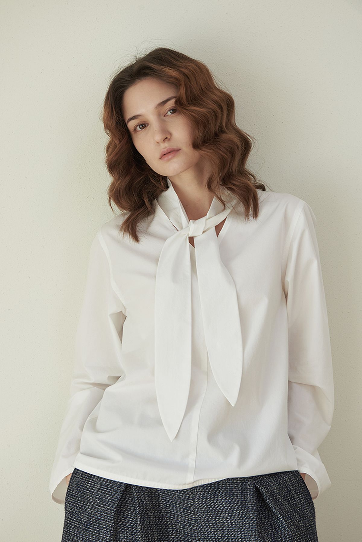 라비올렛트(LA VIOLETTE) Ribbon Tie Blouse