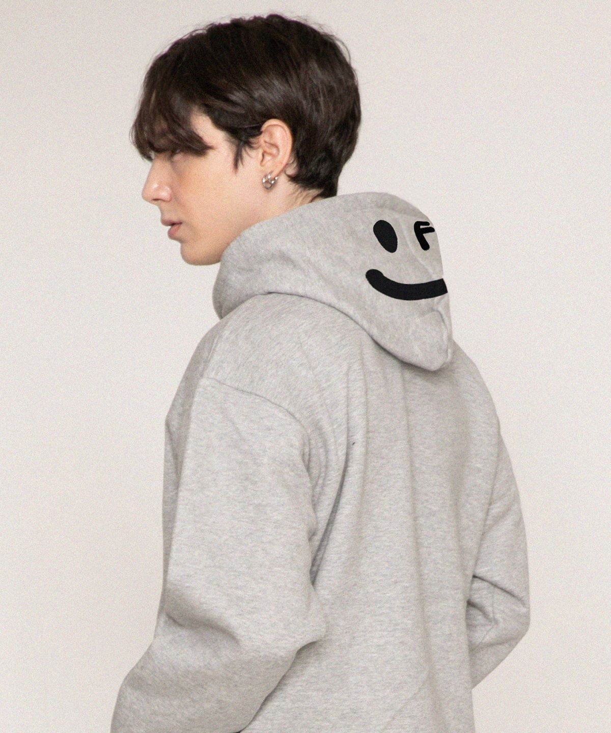 그레이버(GRAVER) [UNISEX]후드 백드로잉 스마일 후드티_그레이
