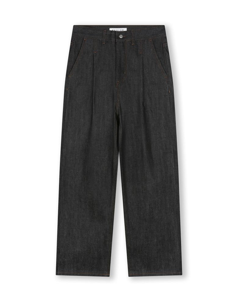 COMFY ONE TUCK SELVAGE DENIM PANTS BLACK