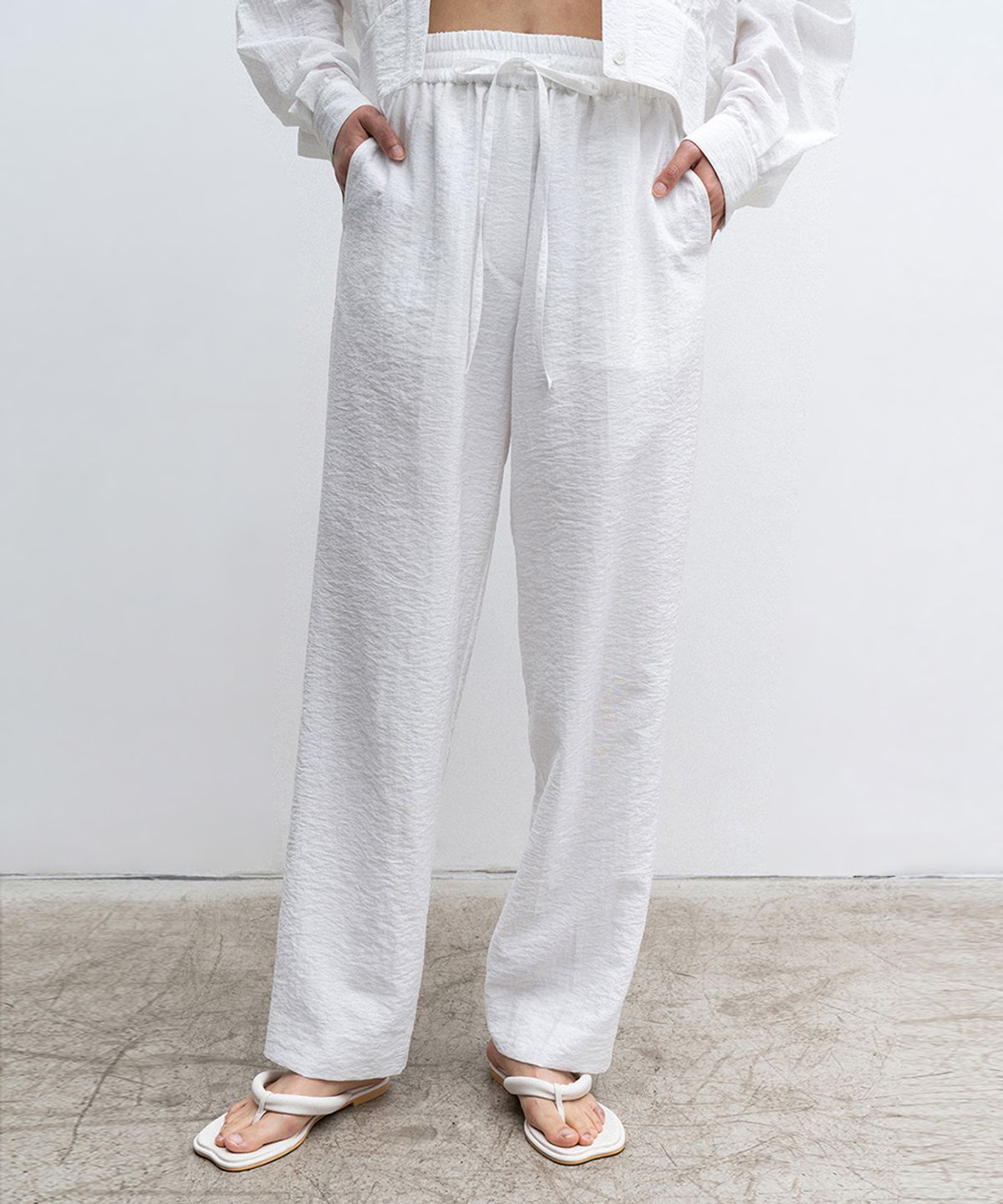 구아슈(GOUACHE) DRAWSTRING-WAIST TROUSERS (WHITE)