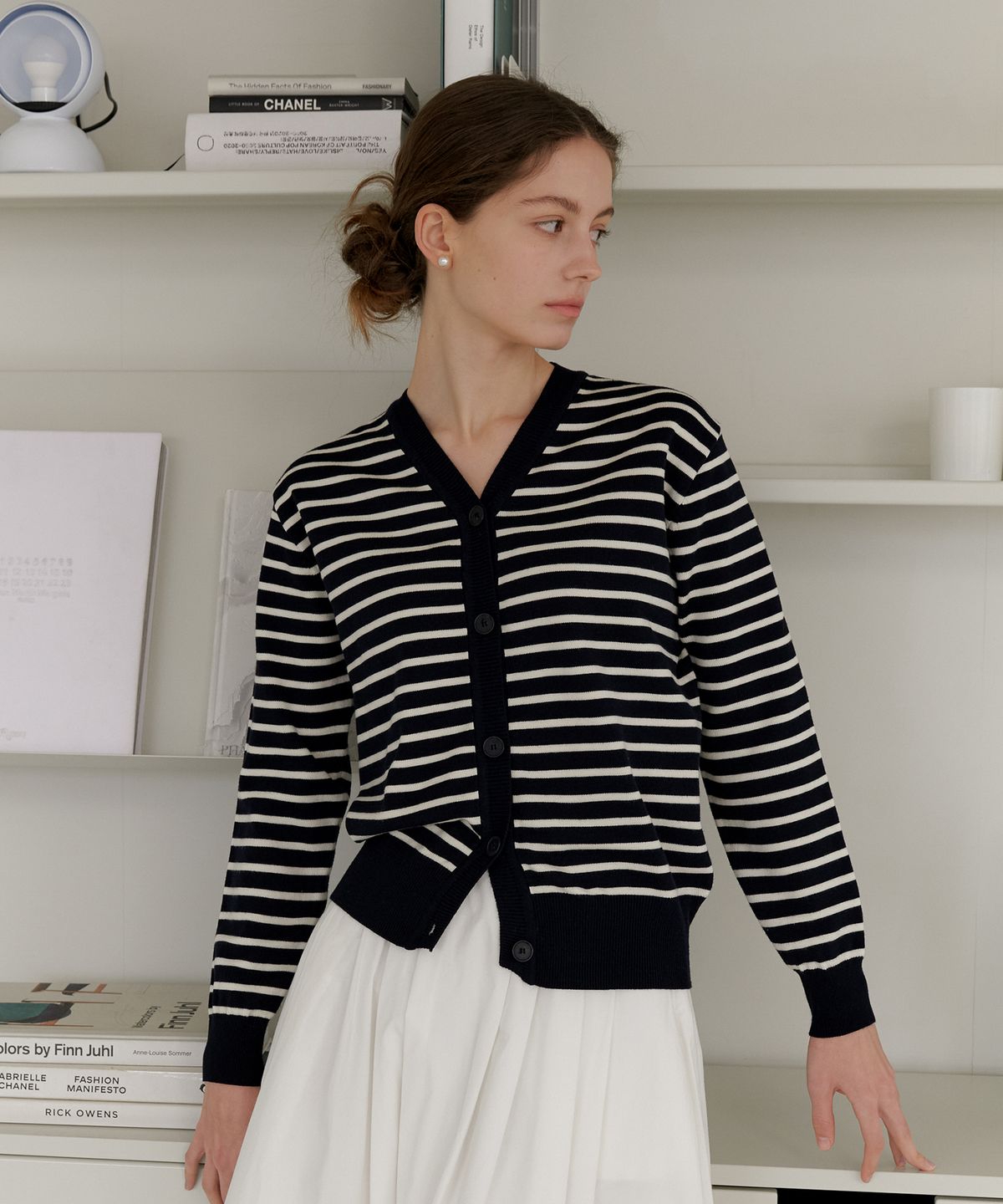 엽페(YUPPE) STRIPE CARDIGAN_NAVY