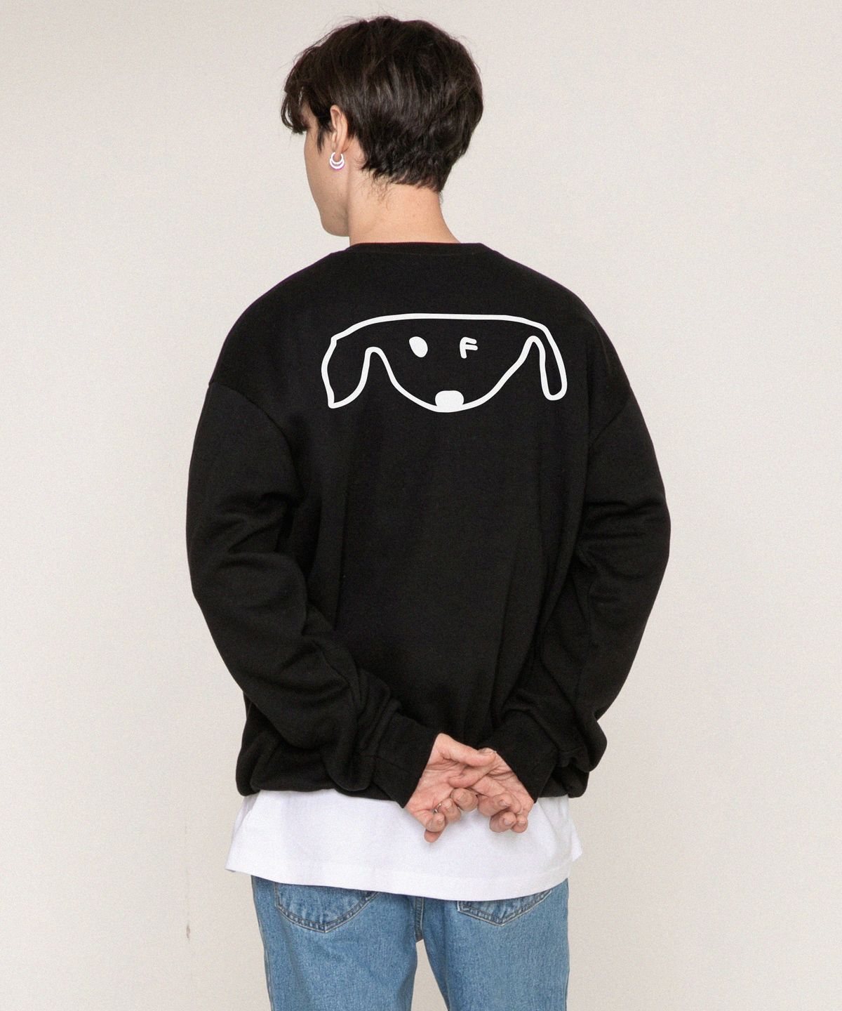 그레이버(GRAVER) [UNISEX]백 드로잉도그 맨투맨_블랙