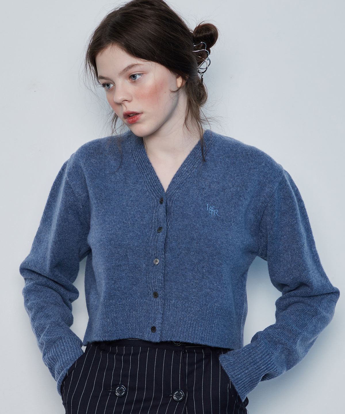 러브이즈트루(LUVISTRUE) IN CROP KNIT CARDIGAN(BLUE)