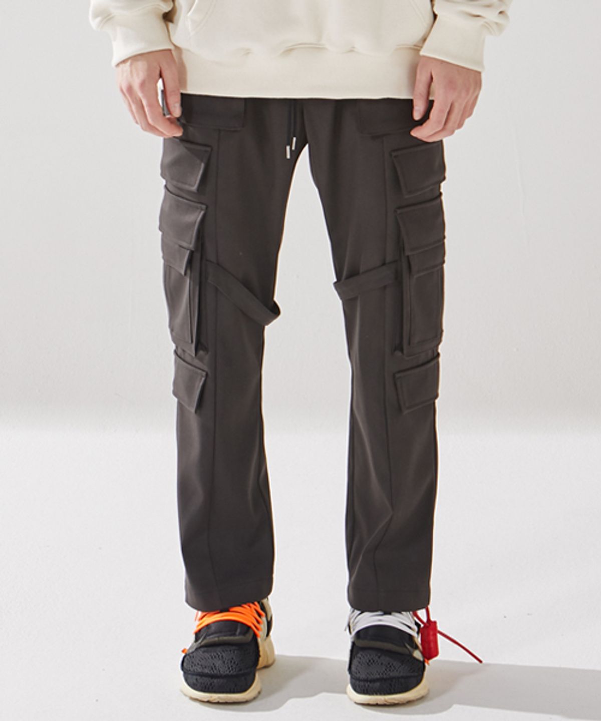 세븐셀라(SEVENSELAH) oblique line 멀티 스트랩 벨크로 카고조거 Tan Brown