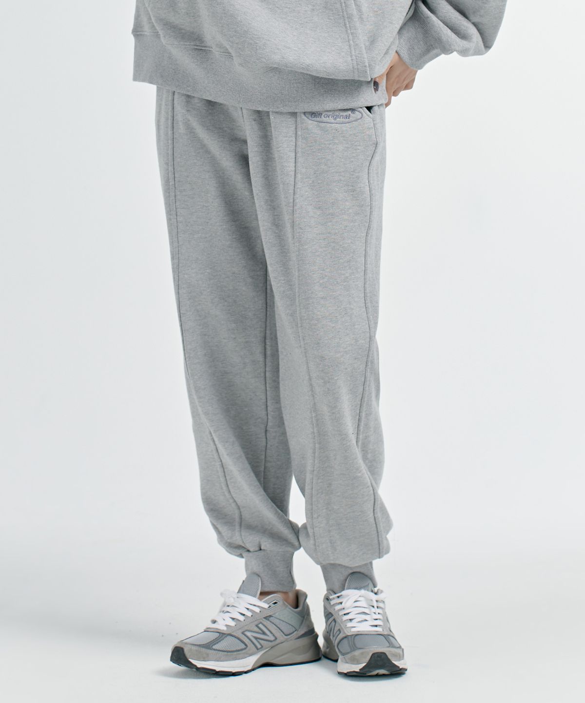기프트오리지널(GIFTORIGINAL) (UNISEX) G 로고 스웨트 팬츠(쭈리VER)_그레이