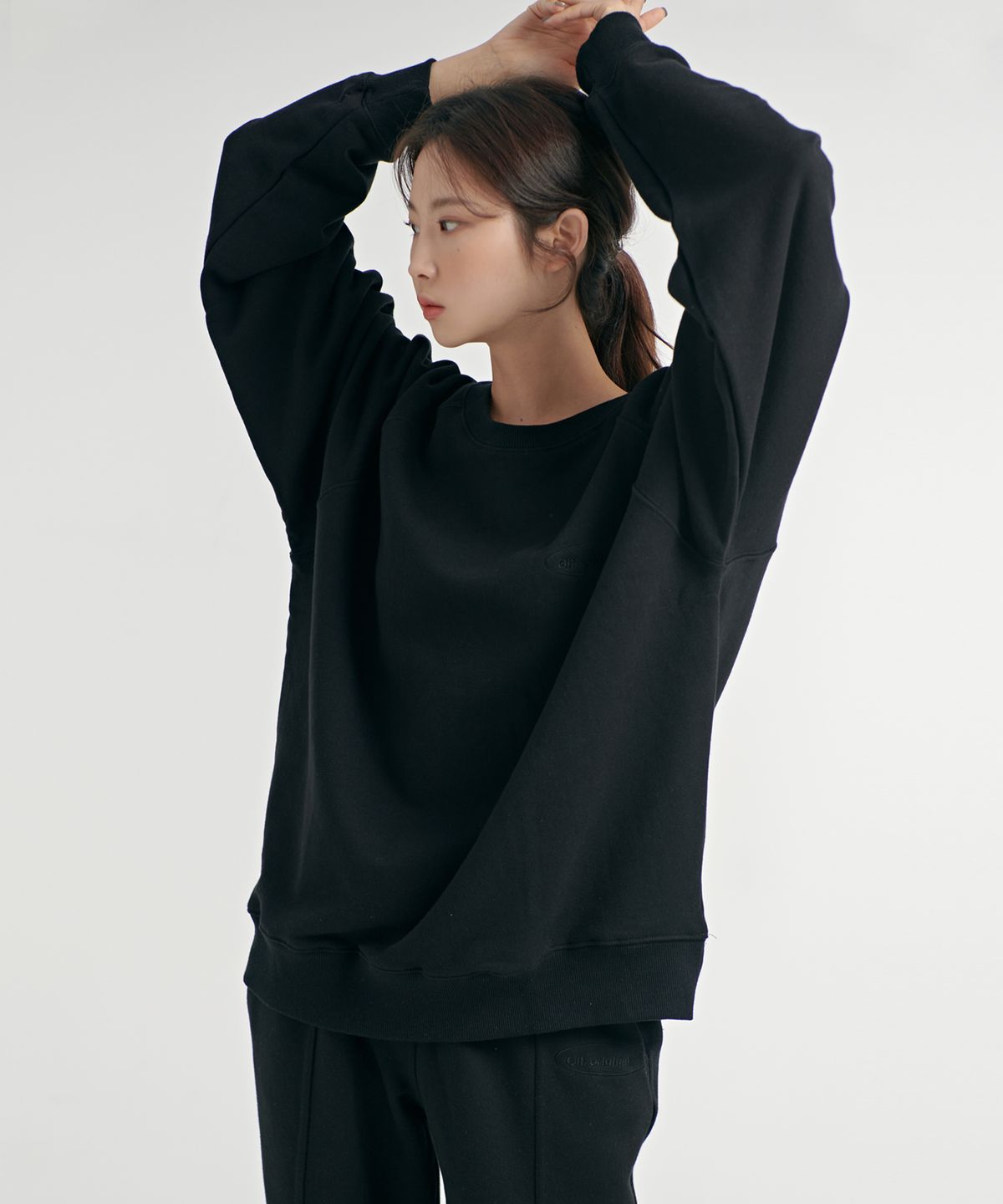 기프트오리지널(GIFTORIGINAL) (UNISEX) G 로고 스웨트 나그랑 맨투맨_블랙