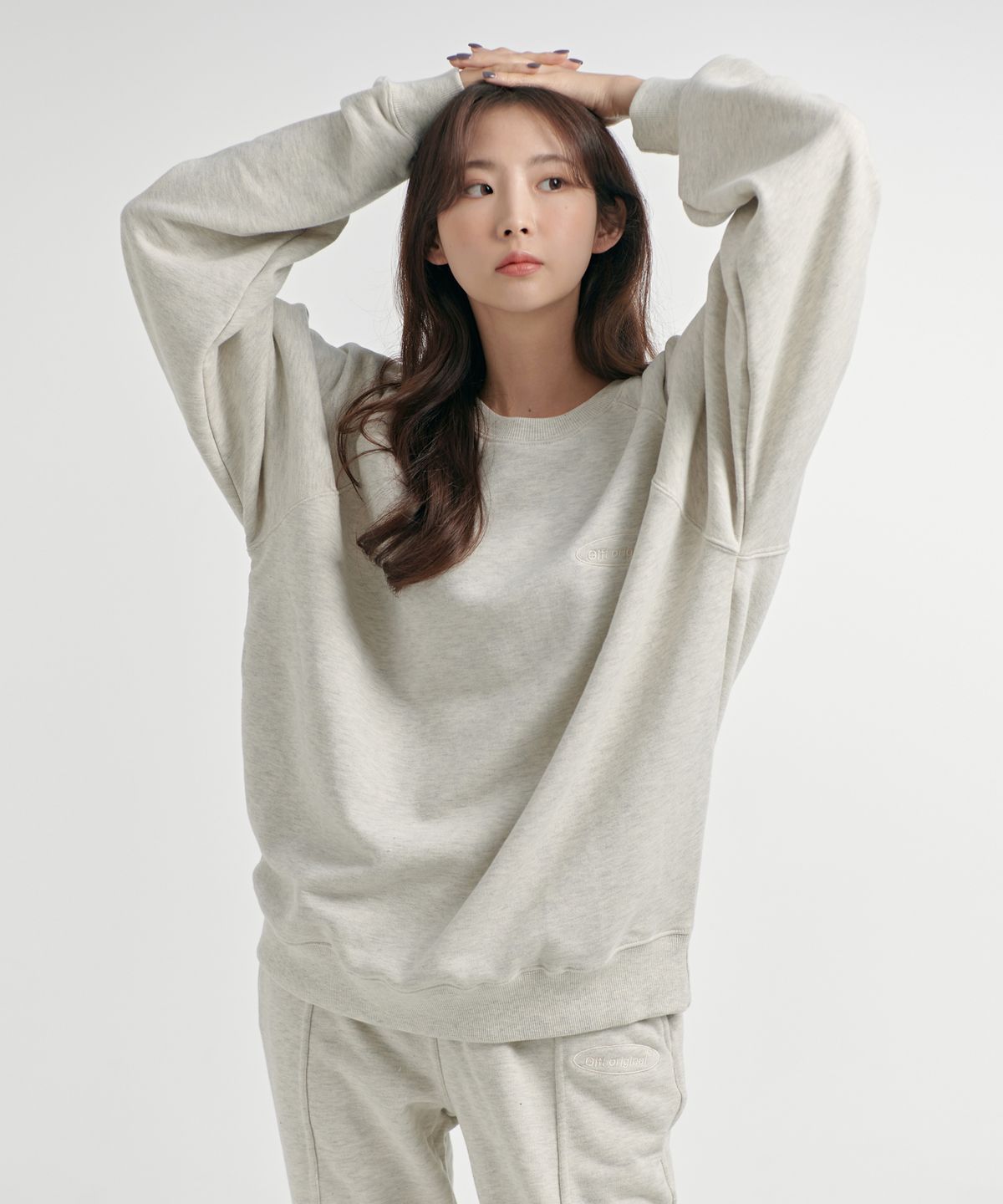 기프트오리지널(GIFTORIGINAL) (UNISEX) G 로고 스웨트 나그랑 맨투맨_오트