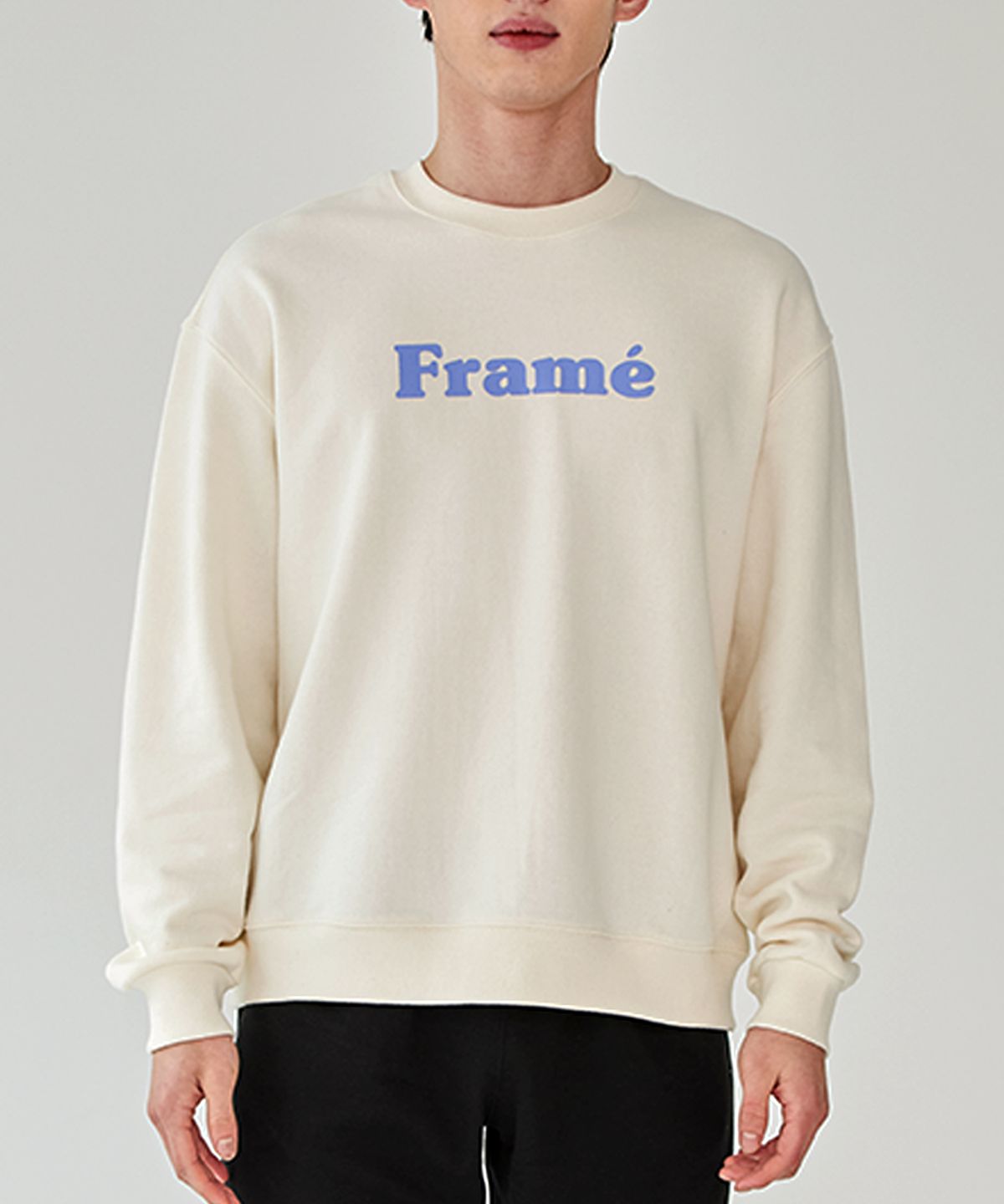 프레임 오프(FRAME OFF) 프레임 로고 맨투맨 - 크림