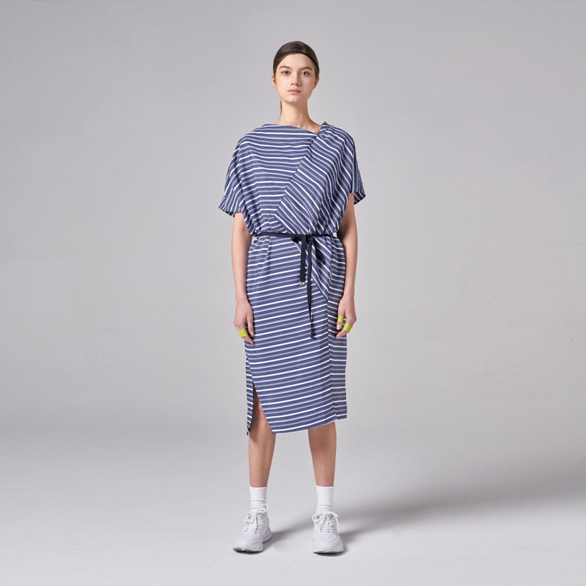 애스플래폼(ATHPLATFORM) AW11OP02 테크스트럭쳐 드레스_네이비 스트라이프