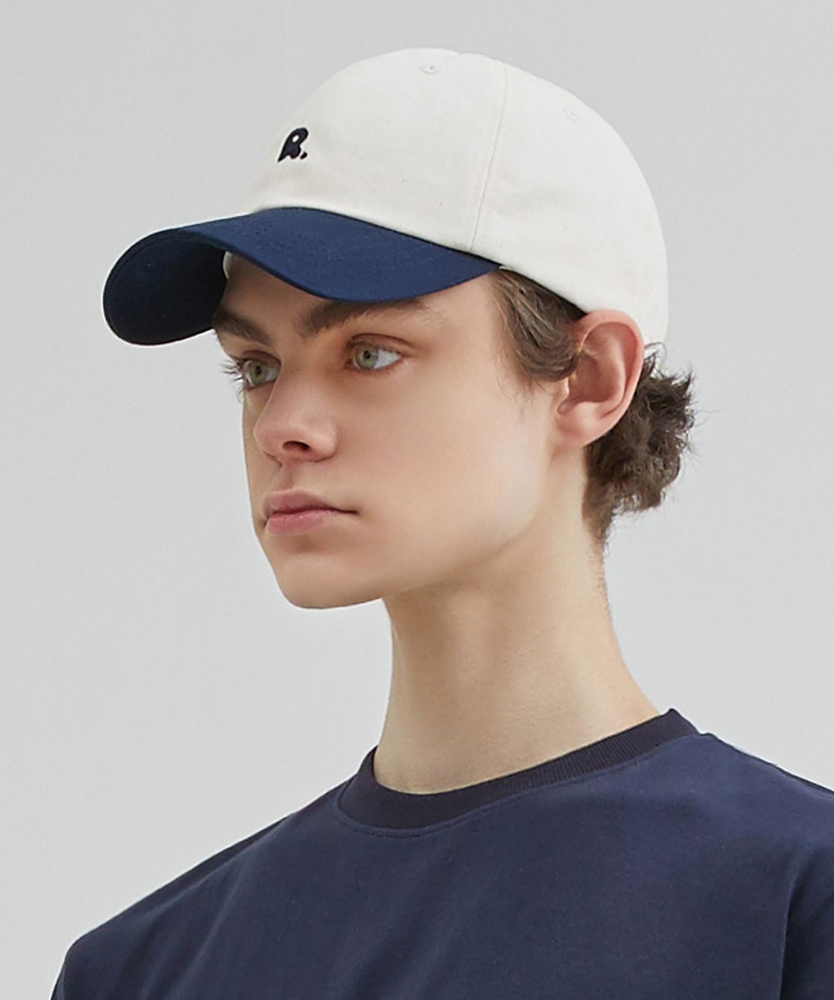 러스티치(RUSTEACH) R BALLCAP (ECRU/NAVY)