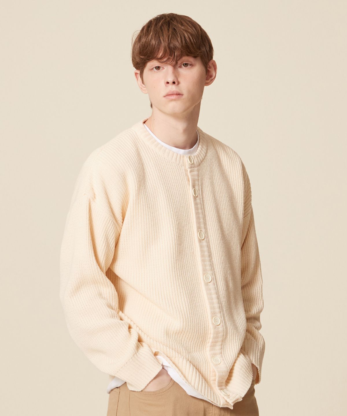 블론드나인(BLOND9) BASIC ROUND NECK KNIT CARDIGAN_IVORY