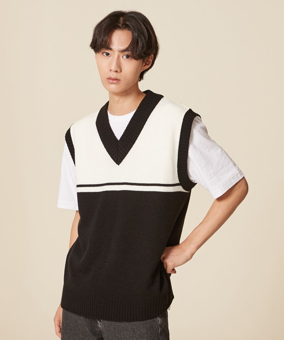 블론드나인(BLOND9) V NECK COLORATION KNIT VEST_BLACK
