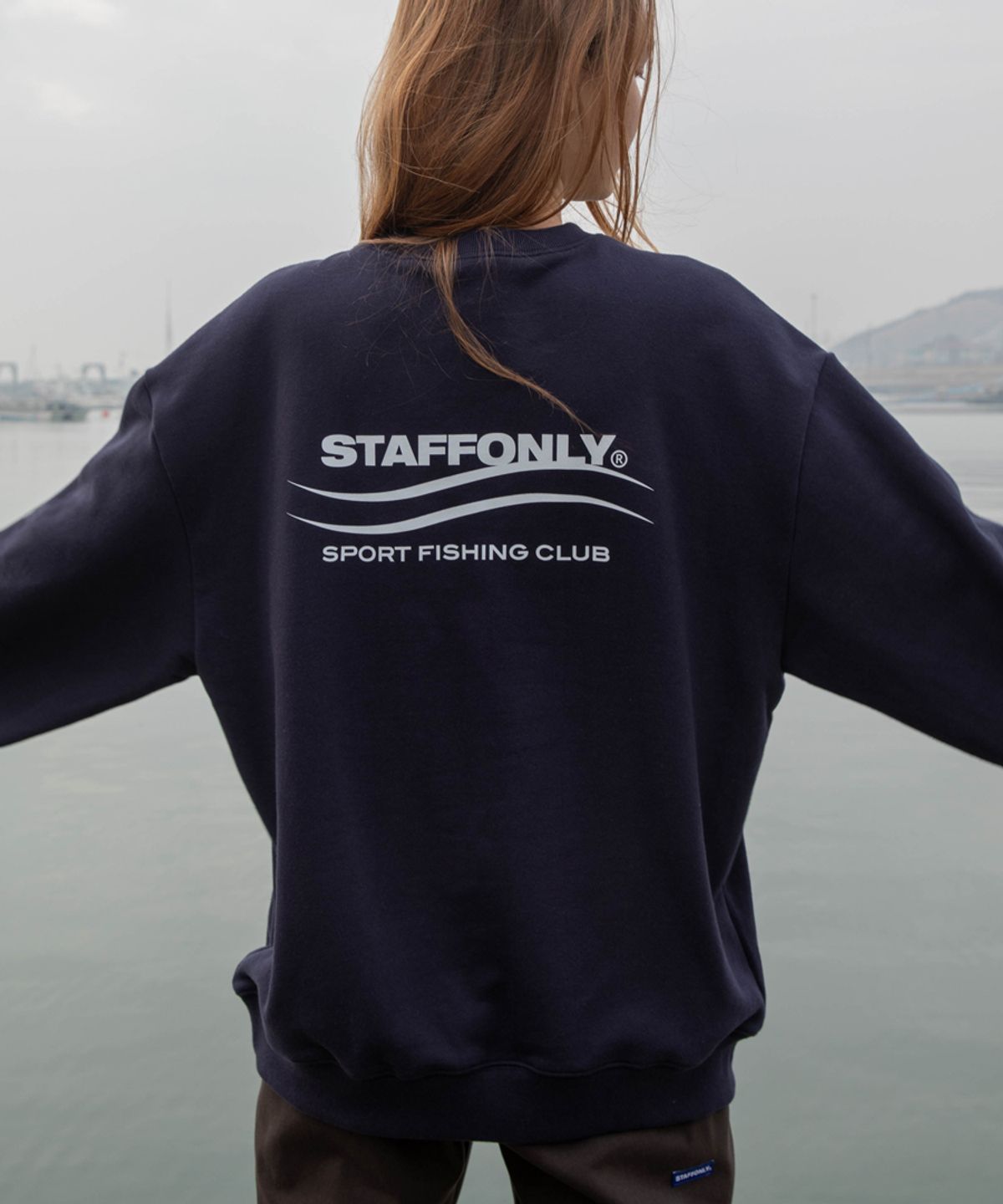 스텝온리(STAFFONLY) WAVE SWEATSHIRT (NAVY)