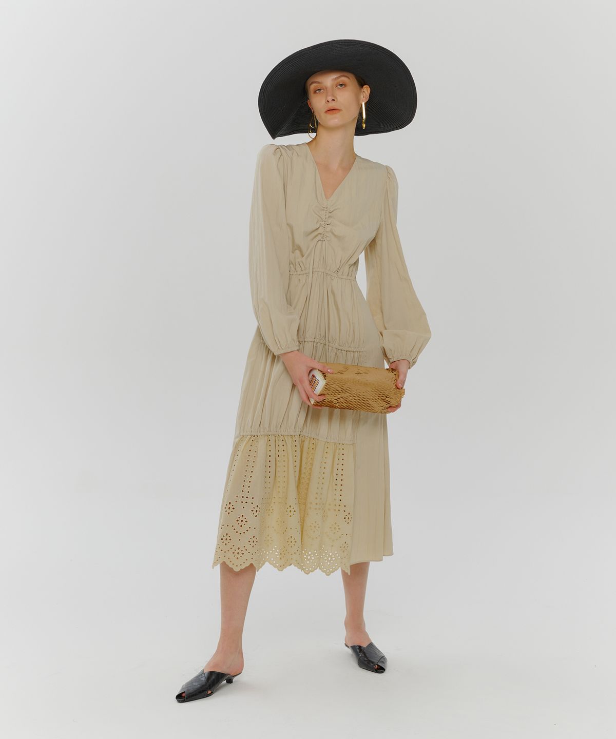 에트몽(ETMON) Stair Shirring Punching Dress  Light Beige