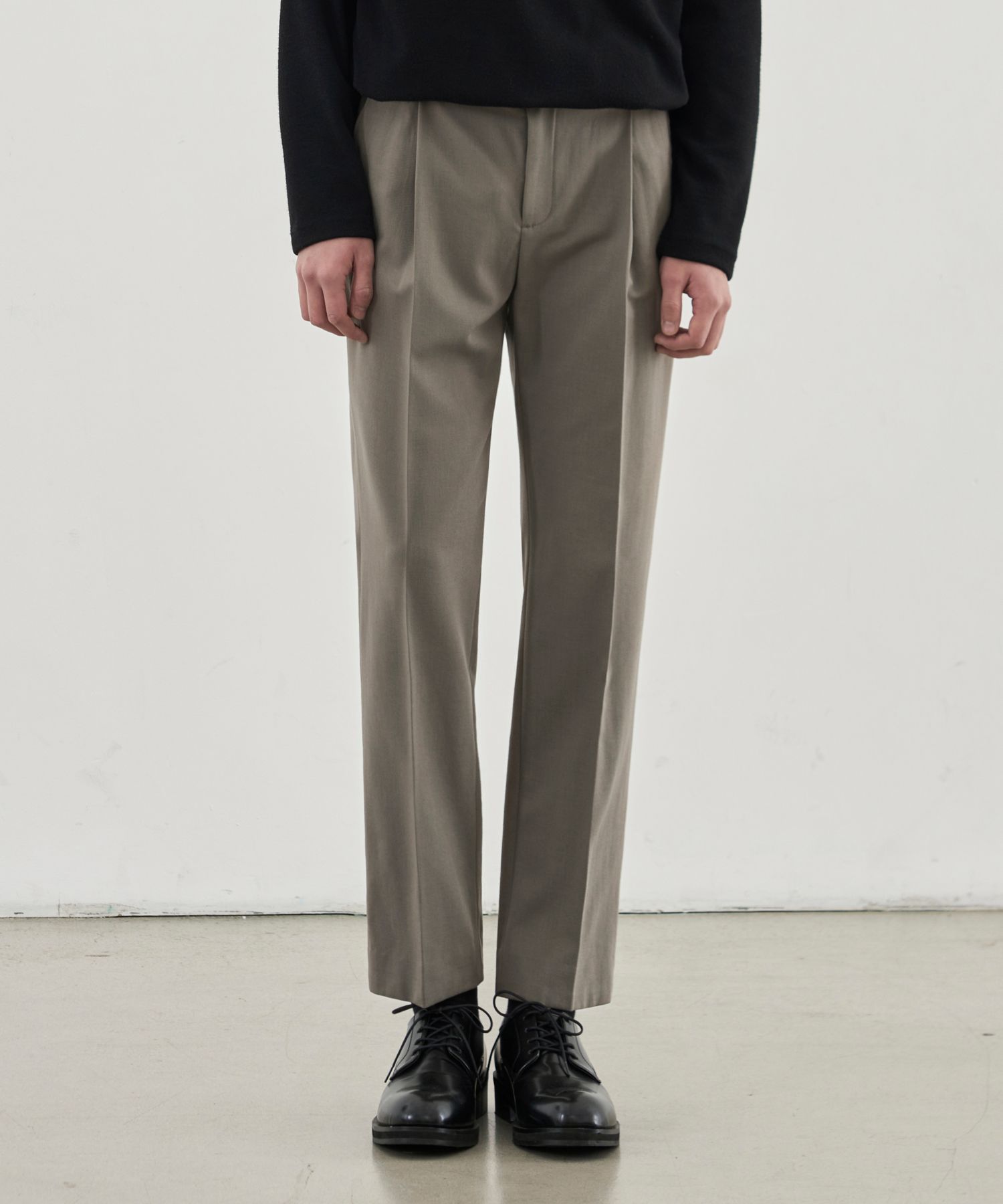 MUSINSA | DRAW FIT MOS Wool Relaxed Tuck Slacks [GREIGE]