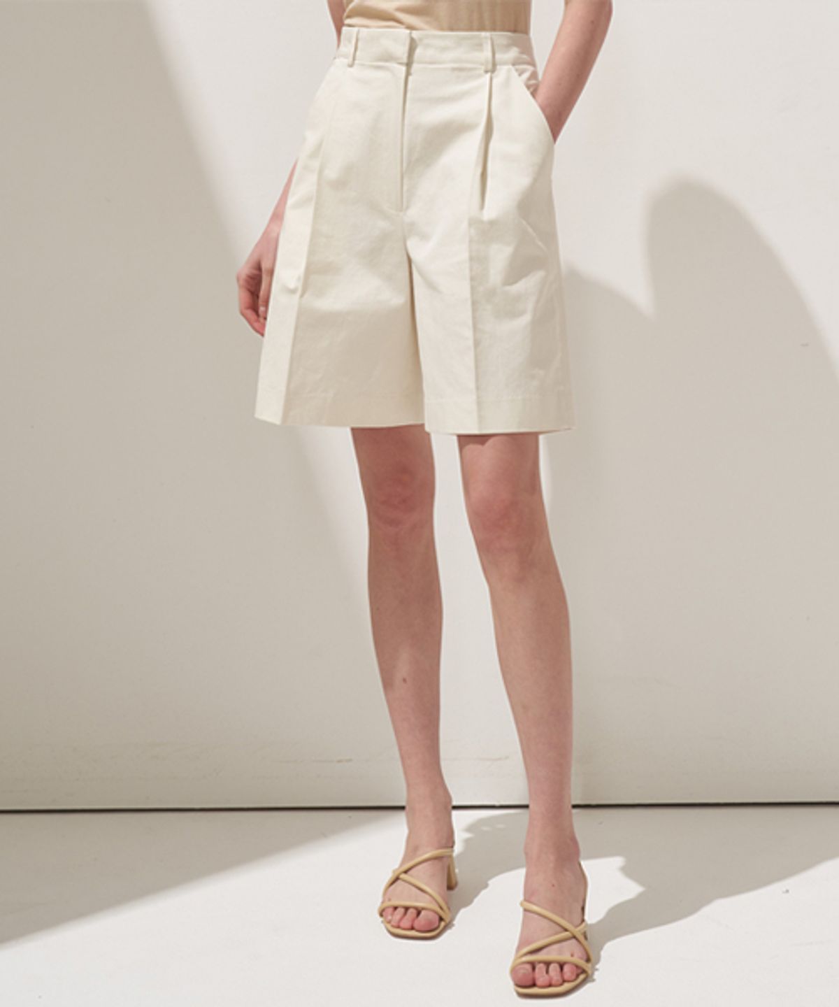리디피(RIDIFI) COMFORT BERMUDA HALF PANTS_IVORY