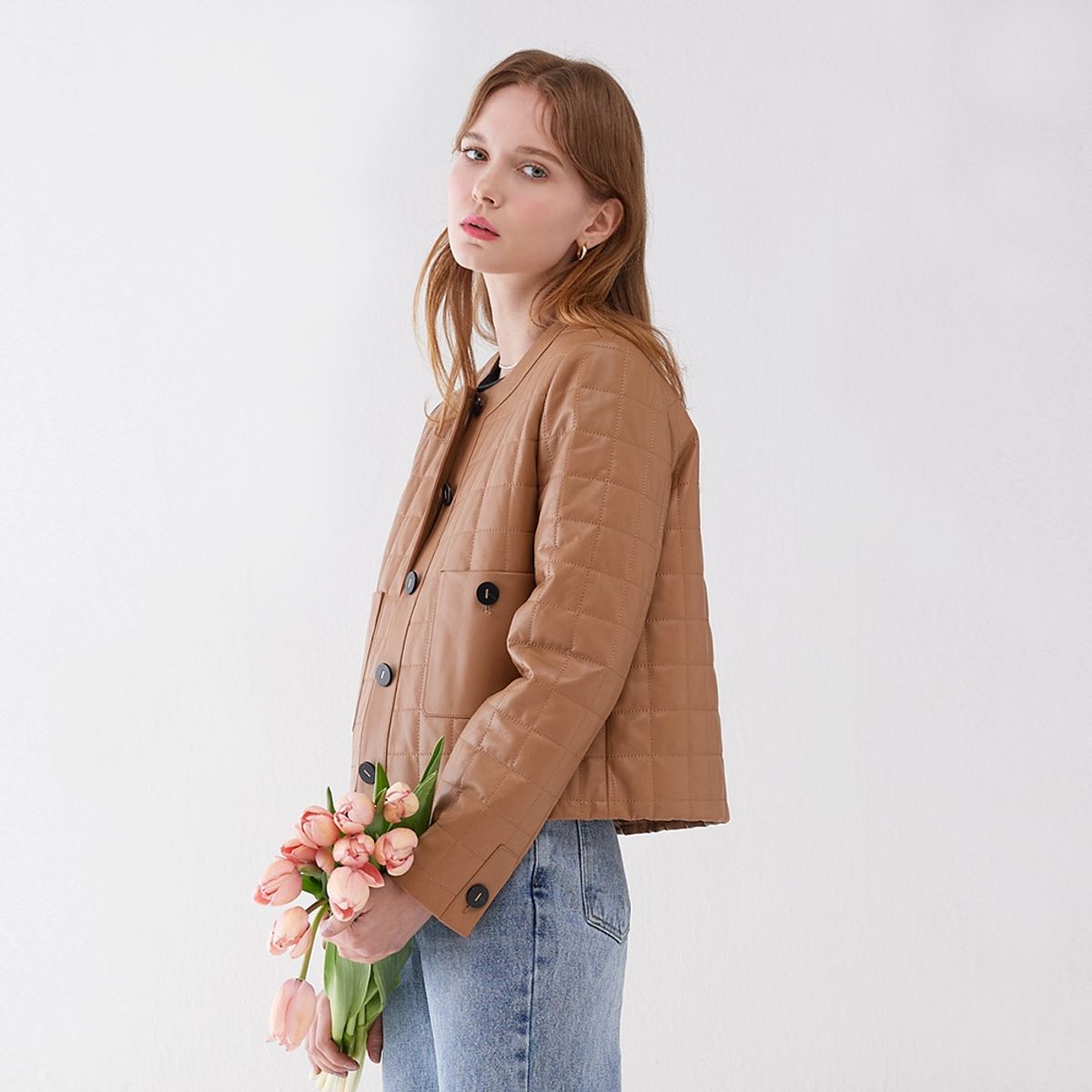 핀블랙(PINBLACK) LAMB SKIN QUILTING NO COLLAR CROP JACKET CAMEL