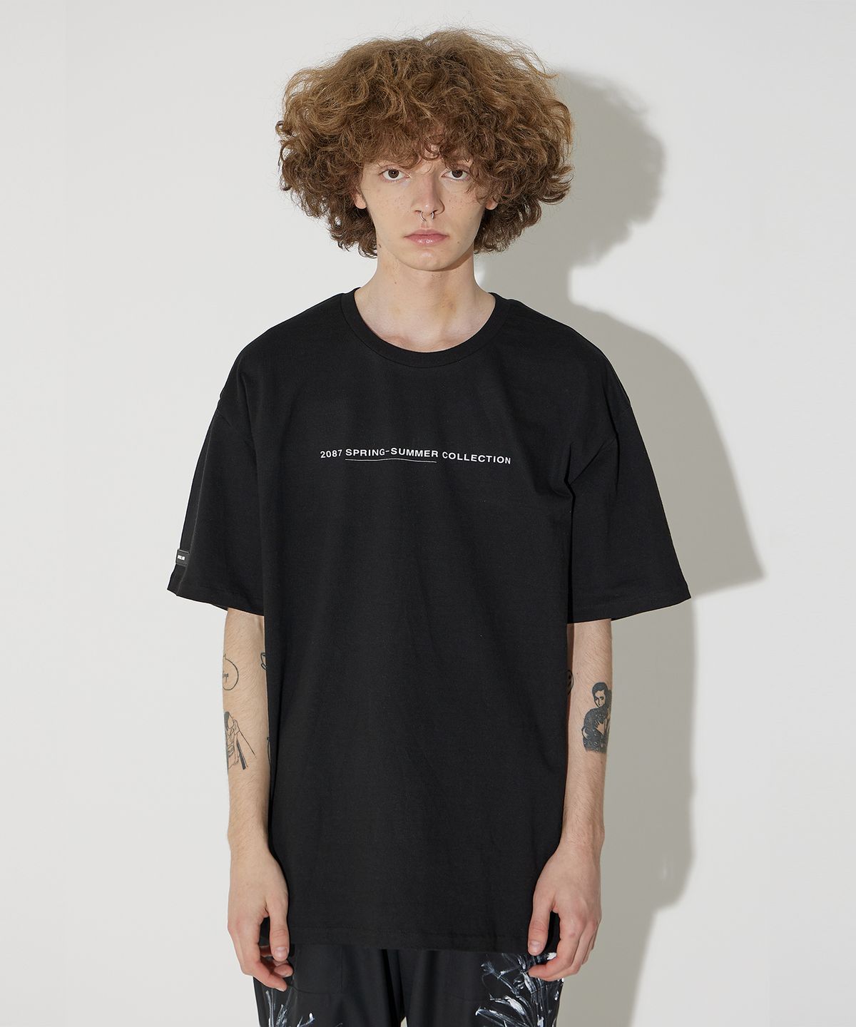 밀린(MILLIN) 2087 COLLECTION 프린팅 반팔티셔츠(Black)