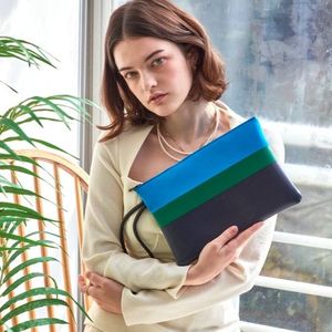 투 칼라 가죽클러치